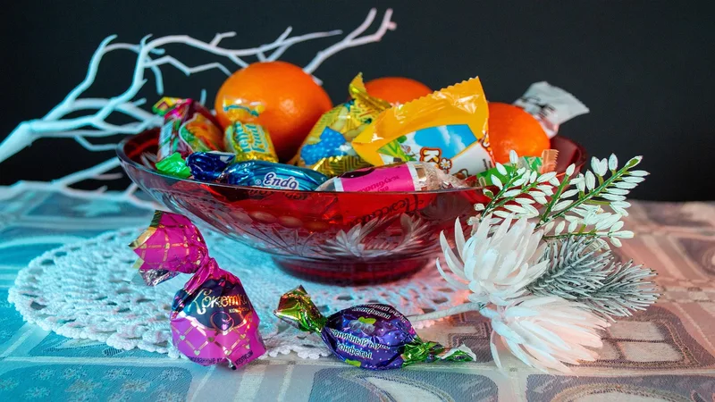 Đăng Ký fun88nohu Nhận Thưởng 2026 | sweets,  candies,  heals,  dessert,  chocolate candies,  fruit,  tangerines,  snacks,  vases,  glass,  crystal,  crystal candy bowls,  tablecloth,  tableware,  holiday dishes,  red crystal,  baccarat,  ussr,  the product